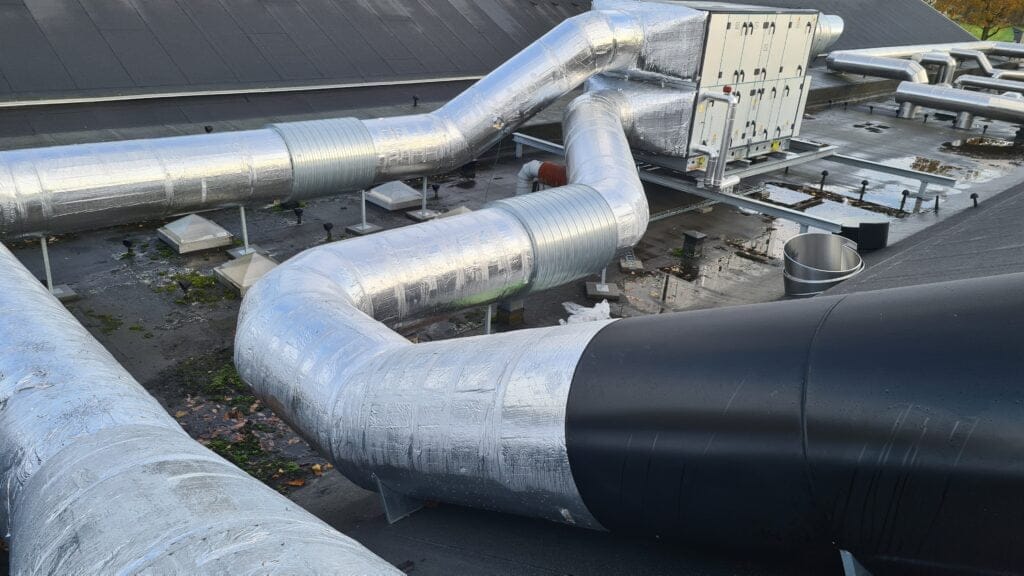 Ventilationssystem på bygningens tag